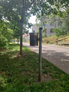 Cyklostezka pod Vítkovem I (u druhé lavičky u můstku nad ulicí Husitská)